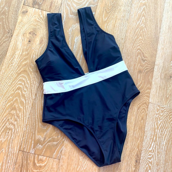 Cupshe Swim Nwt Cupshe Swimsuit Poshmark